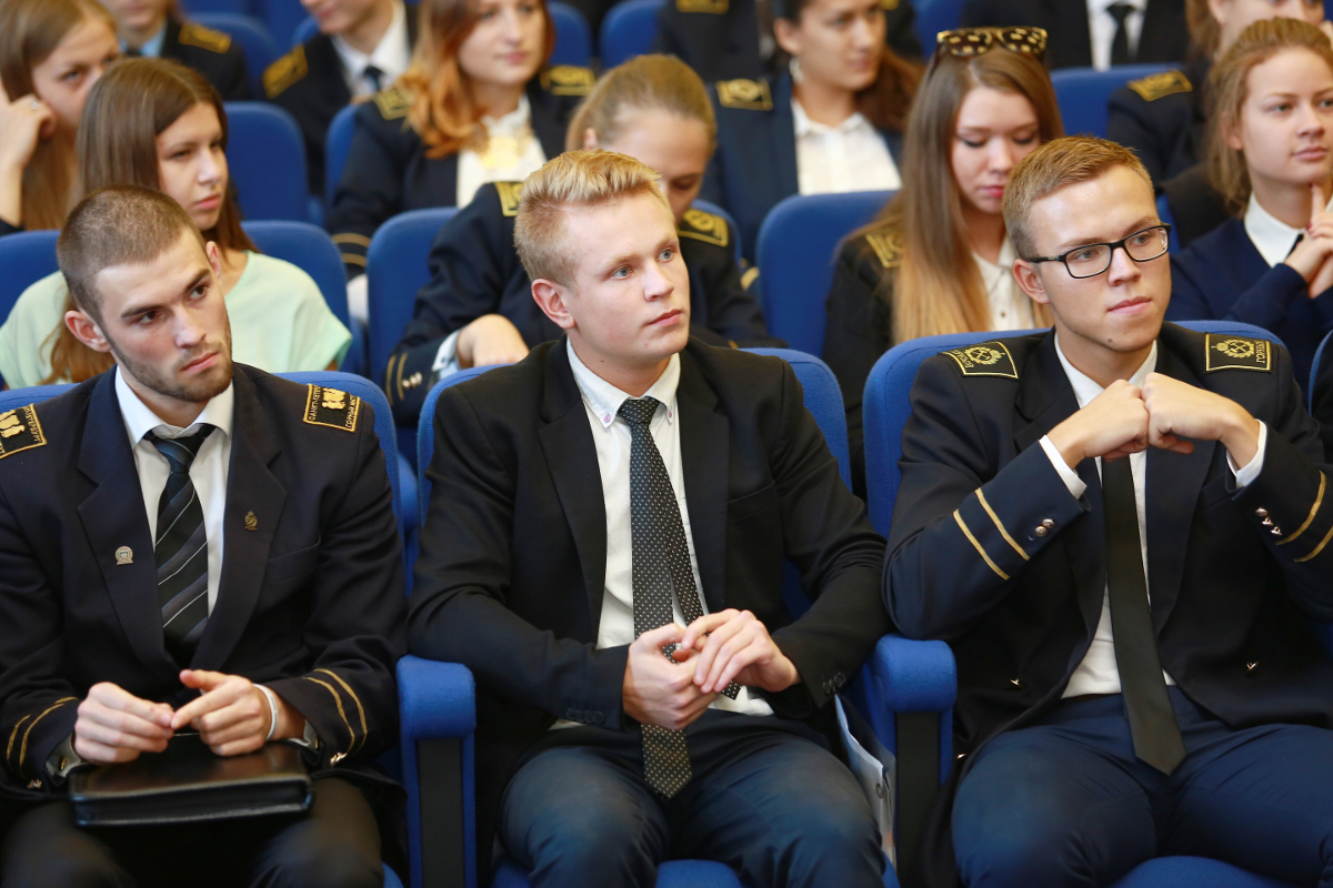 Пиджак горного. Горный университет Санкт-Петербург форма. Горный институт СПБ форма. Горный университет Санкт-Петербург форма одежды. Первокурсники горного университета СПБ.